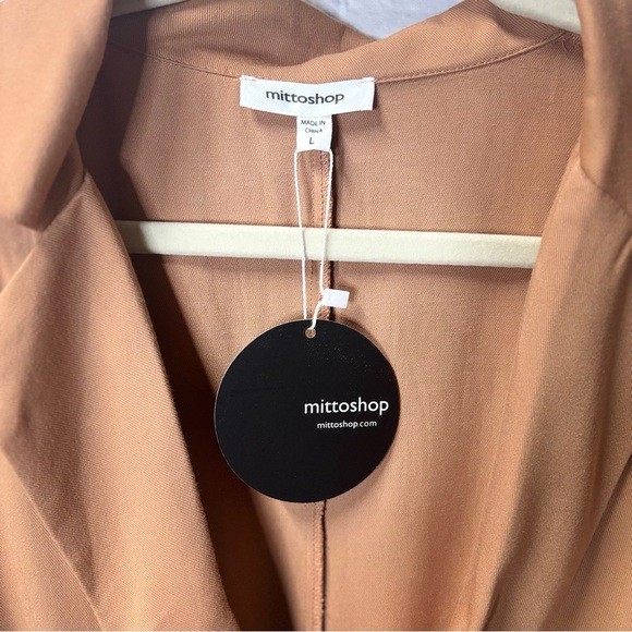 Camel Short Sleeve Romper - Picture 2 of 7